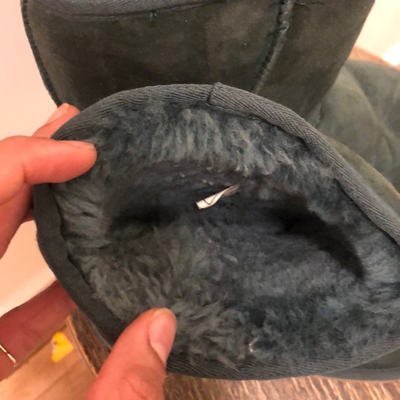 Uggs - Picture 3 of 6